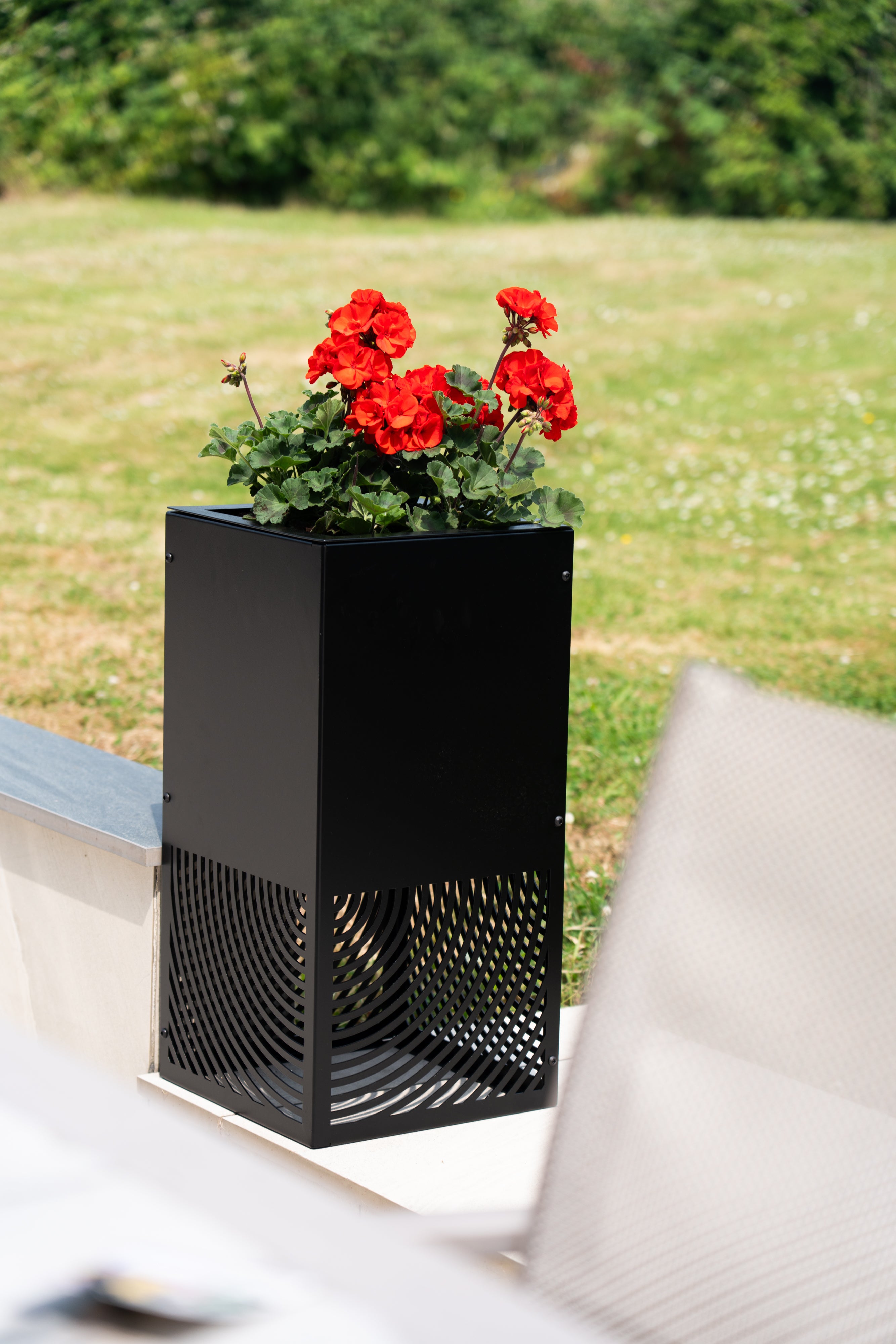 Obsidian Orbit Planter